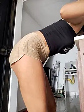 Snapshot of SAT--SU_U chatting on 12/19/25, 07:54 SAT--SU U online show from 12/19/25, 07:54