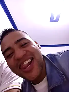 EISONREINA11 online show from 09/26/25, 10:08