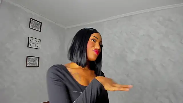 Snapshot of Emattaylor chatting on 12/15/25, 11:03 Emattaylor online show from 12/15/25, 11:03