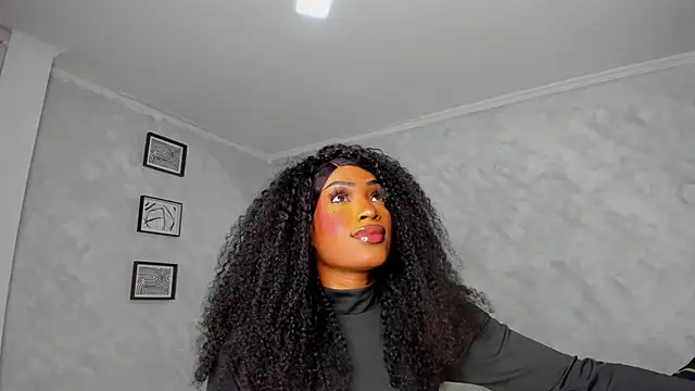 Snapshot of Emattaylor chatting on 01/13/26, 11:59 Emattaylor online show from 01/13/26, 11:59