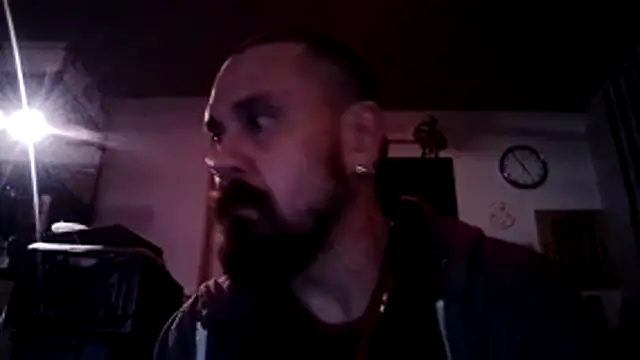 Snapshot of htk1975 chatting on 12/22/25, 12:57 htk1975 online show from 12/22/25, 12:57