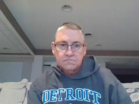 Snapshot of takeitall101 chatting on 12/23/24, 07:28 takeitall101 online show from 12/23/24, 07:28