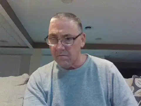 Snapshot of takeitall101 chatting on 01/04/25, 09:00 takeitall101 online show from 01/04/25, 09:00