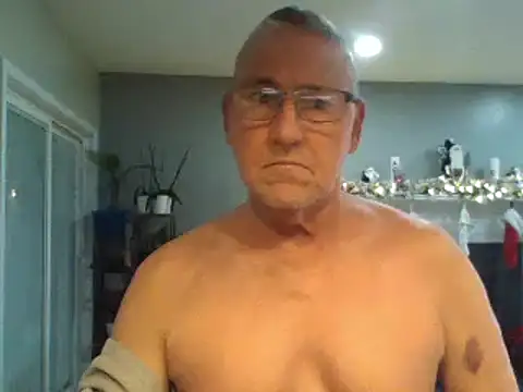 Snapshot of takeitall101 chatting on 01/08/25, 11:19 takeitall101 online show from 01/08/25, 11:19