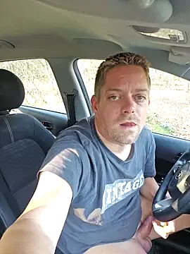 Trucker Hunter online show from 02/09/25, 01:03