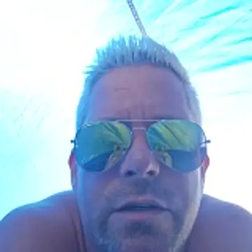 Snapshot of Trucker_Hunter chatting on 01/19/26, 01:37 Trucker Hunter online show from 01/19/26, 01:37