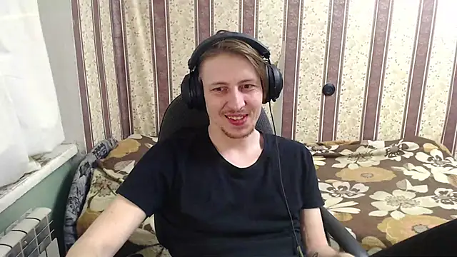 darienlarge online show from 10/11/25, 09:02