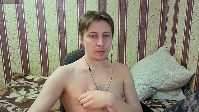 Snapshot of darienlarge chatting on 12/23/25, 09:18 darienlarge online show from 12/23/25, 09:18