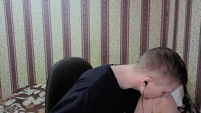 Snapshot of darienlarge chatting on 01/06/26, 05:38 darienlarge online show from 01/06/26, 05:38