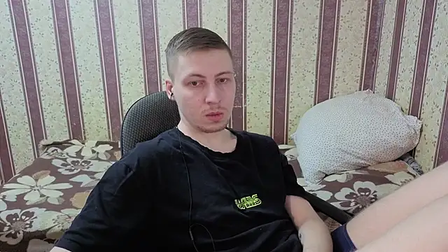 Snapshot of darienlarge chatting on 01/07/26, 08:28 darienlarge online show from 01/07/26, 08:28