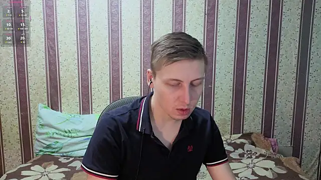 Snapshot of darienlarge chatting on 02/09/26, 04:00 darienlarge online show from 02/09/26, 04:00