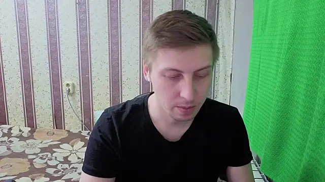 Snapshot of darienlarge chatting on 03/10/26, 04:56 darienlarge online show from 03/10/26, 04:56