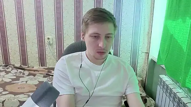 Snapshot of darienlarge chatting on 03/28/26, 10:48 darienlarge online show from 03/28/26, 10:48