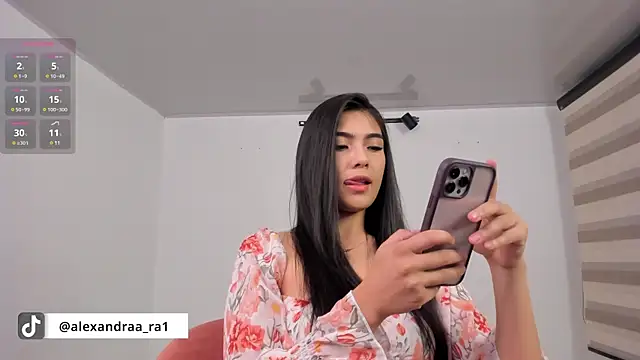 Snapshot of Alexandra_ra chatting on 03/14/25, 11:43 Alexandra ra online show from 03/14/25, 11:43