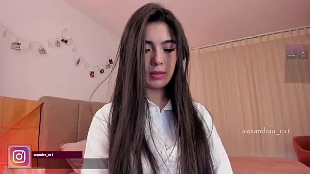 Snapshot of Alexandra_ra chatting on 10/06/25, 08:06 Alexandra ra online show from 10/06/25, 08:06