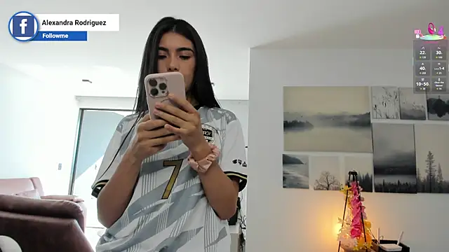 Snapshot of Alexandra_ra chatting on 07/02/26, 09:10 Alexandra ra online show from 07/02/26, 09:10