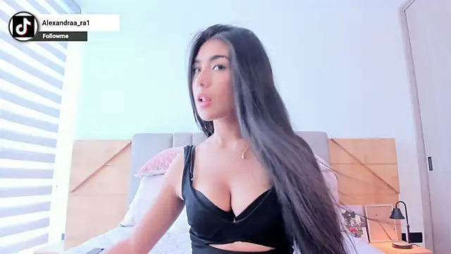 Snapshot of Alexandra_ra chatting on 07/11/26, 04:32 Alexandra ra online show from 07/11/26, 04:32