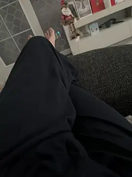 Snapshot of Furdale chatting on 12/23/24, 12:30 Furdale online show from 12/23/24, 12:30