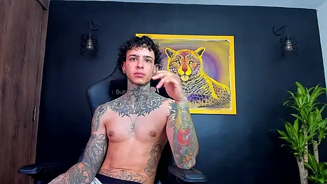 Snapshot of Aron_ford chatting on 01/20/25, 12:49 Aron ford online show from 01/20/25, 12:49