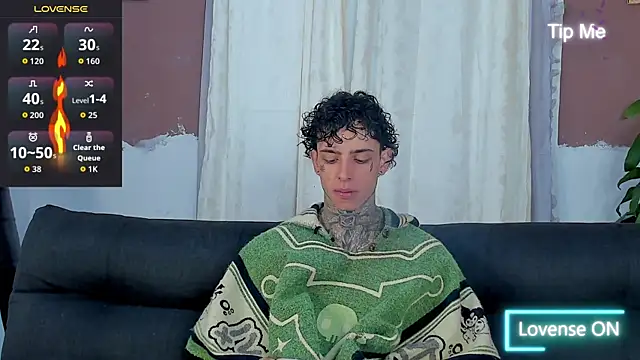 Snapshot of Aron_ford chatting on 10/08/25, 12:47 Aron ford online show from 10/08/25, 12:47