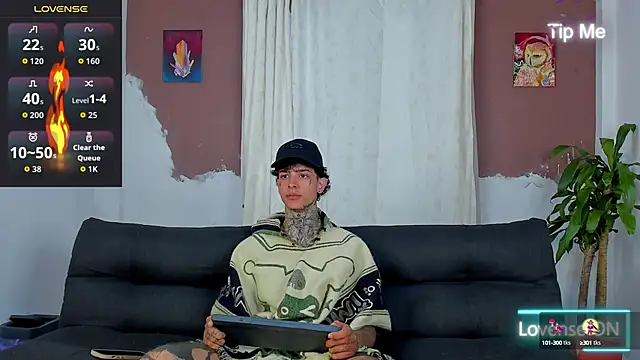 Snapshot of Aron_ford chatting on 10/10/25, 12:37 Aron ford online show from 10/10/25, 12:37