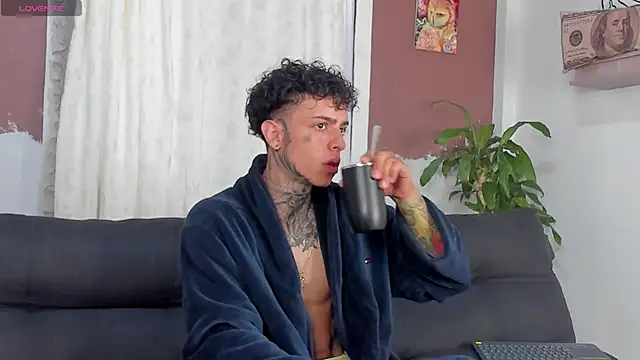 Snapshot of Aron_ford chatting on 10/16/25, 11:55 Aron ford online show from 10/16/25, 11:55