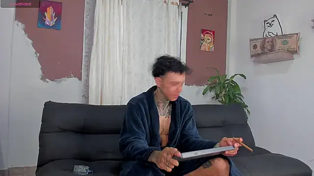 Snapshot of Aron_ford chatting on 10/17/25, 11:57 Aron ford online show from 10/17/25, 11:57