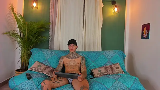 Snapshot of Aron_ford chatting on 03/26/26, 12:39 Aron ford online show from 03/26/26, 12:39