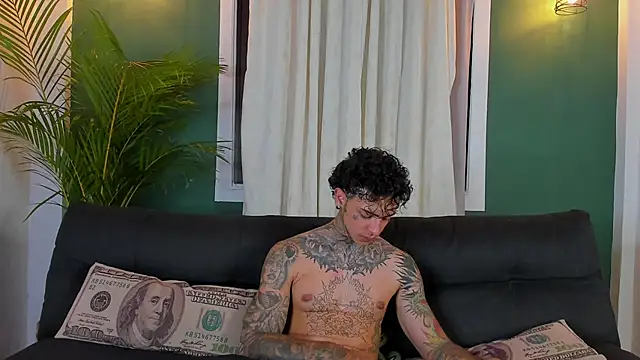 Snapshot of Aron_ford chatting on 04/07/26, 02:23 Aron ford online show from 04/07/26, 02:23