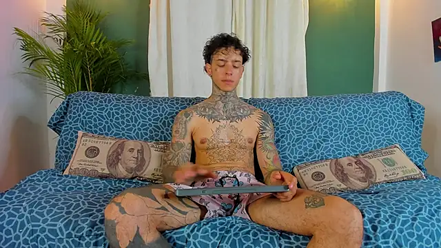 Snapshot of Aron_ford chatting on 04/17/26, 12:57 Aron ford online show from 04/17/26, 12:57