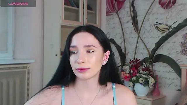 AliciaBow online show from 02/02/25, 05:04