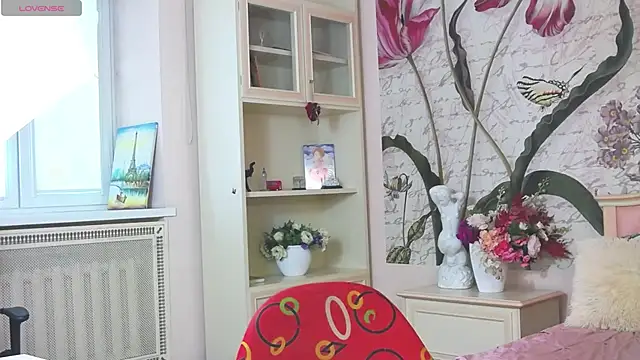 Snapshot of AliciaBow chatting on 03/09/26, 02:43 AliciaBow online show from 03/09/26, 02:43