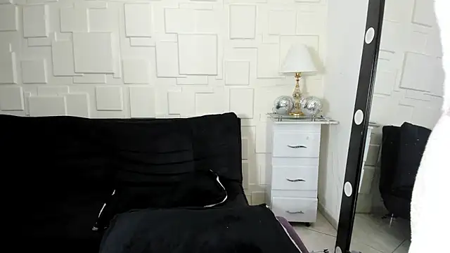 Snapshot of dollpamela chatting on 12/29/24, 11:18 dollpamela online show from 12/29/24, 11:18