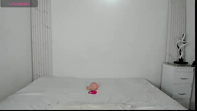 Snapshot of dollpamela chatting on 10/20/25, 02:50 dollpamela online show from 10/20/25, 02:50