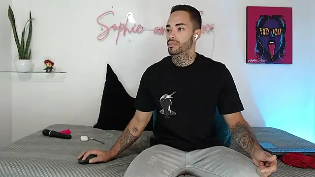 SophieFoxx17 online show from 11/08/25, 01:44