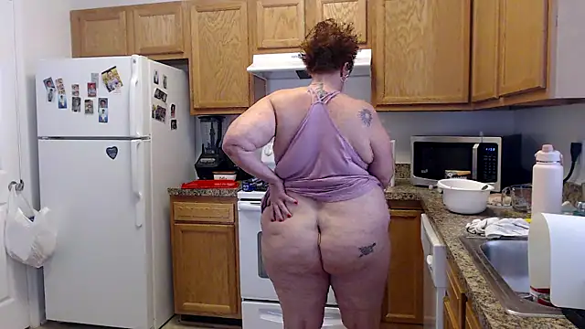 Snapshot of plusizebigbooty chatting on 03/09/25, 04:00 plusizebigbooty online show from 03/09/25, 04:00