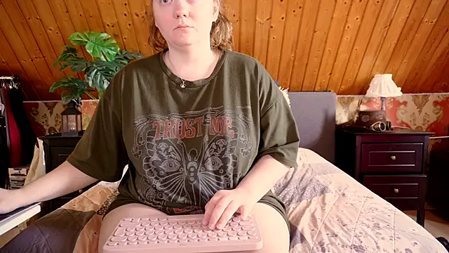 TessaWinter online show from 09/17/25, 02:19