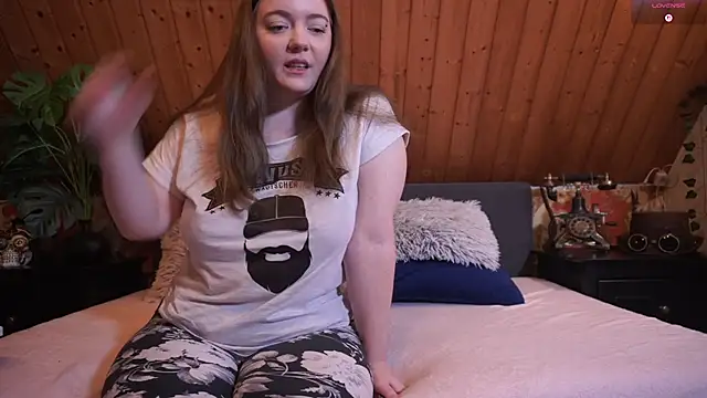 TessaWinter online show from 10/31/25, 03:35