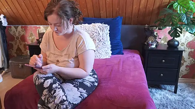 Snapshot of TessaWinter chatting on 04/15/26, 02:35 TessaWinter online show from 04/15/26, 02:35