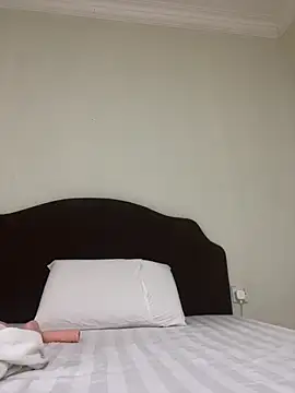 Snapshot of Sanieku chatting on 03/21/26, 08:41 Sanieku online show from 03/21/26, 08:41