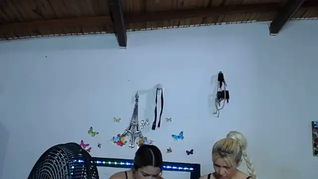 Nicolle Milf online show from 11/21/25, 07:01