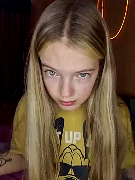 Snapshot of -veranito- chatting on 03/21/25, 03:01 -veranito- online show from 03/21/25, 03:01