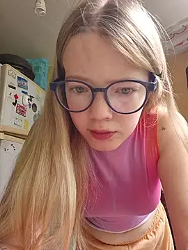 Snapshot of -veranito- chatting on 09/09/25, 05:12 -veranito- online show from 09/09/25, 05:12