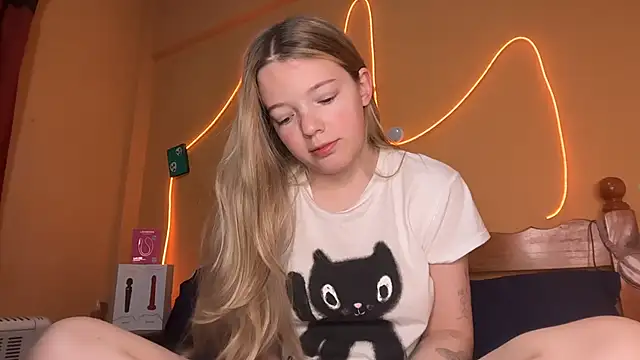 Snapshot of -veranito- chatting on 09/28/25, 03:12 -veranito- online show from 09/28/25, 03:12