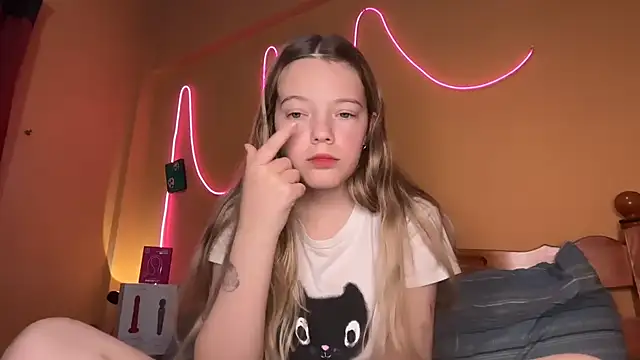 Snapshot of -veranito- chatting on 10/26/25, 03:01 -veranito- online show from 10/26/25, 03:01