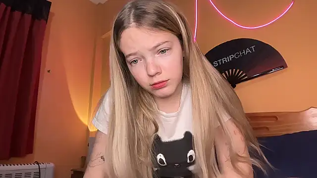 Snapshot of -veranito- chatting on 11/11/25, 03:06 -veranito- online show from 11/11/25, 03:06