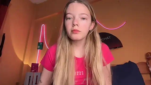 Snapshot of -veranito- chatting on 11/17/25, 03:01 -veranito- online show from 11/17/25, 03:01