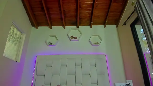 Snapshot of shanakendall chatting on 11/07/25, 02:28 shanakendall online show from 11/07/25, 02:28