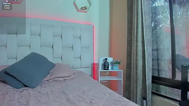 shanakendall online show from 12/18/25, 02:34