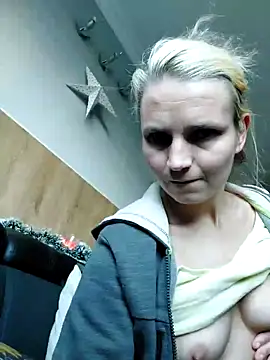 Snapshot of AnnualSunrise chatting on 12/01/24, 05:35 AnnualSunrise online show from 12/01/24, 05:35